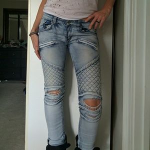 BLACK Premium denim looks like Balmain